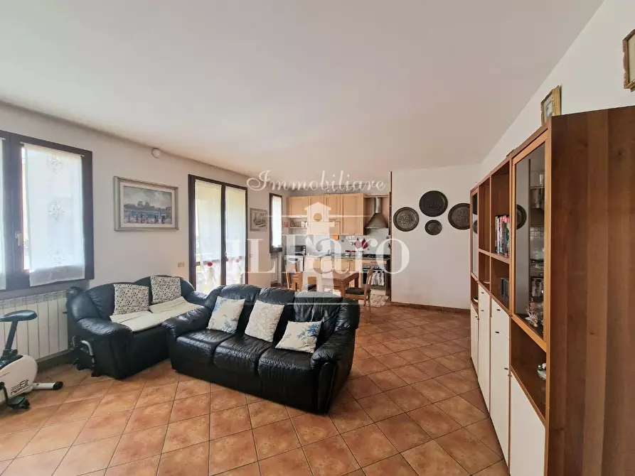 Immagine 5 di Appartamento in vendita  a Campi Bisenzio