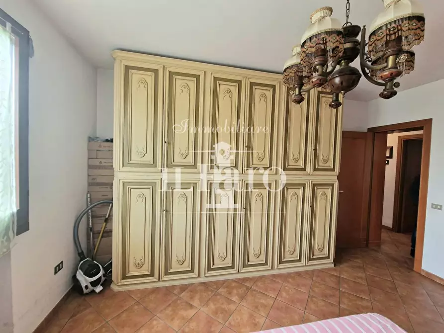 Immagine 33 di Appartamento in vendita  a Campi Bisenzio
