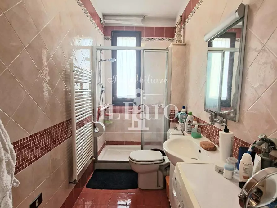 Immagine 36 di Appartamento in vendita  a Campi Bisenzio