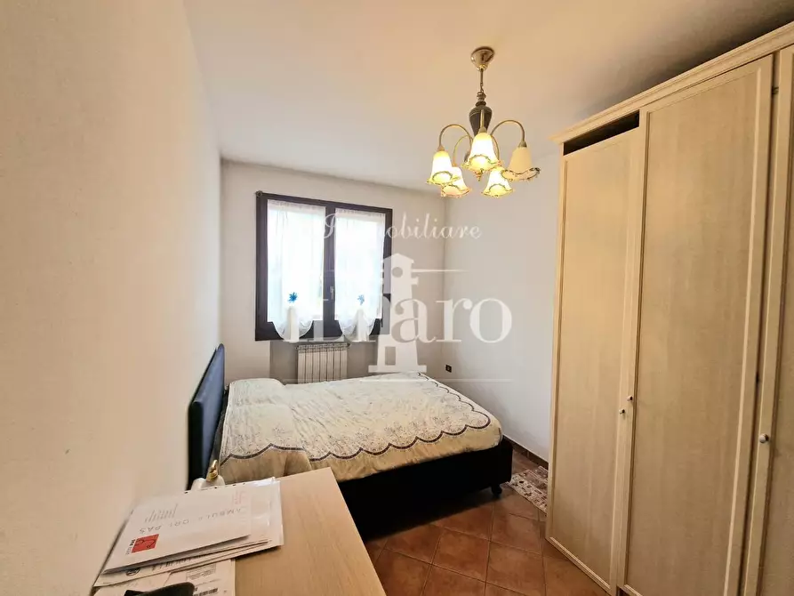 Immagine 25 di Appartamento in vendita  a Campi Bisenzio