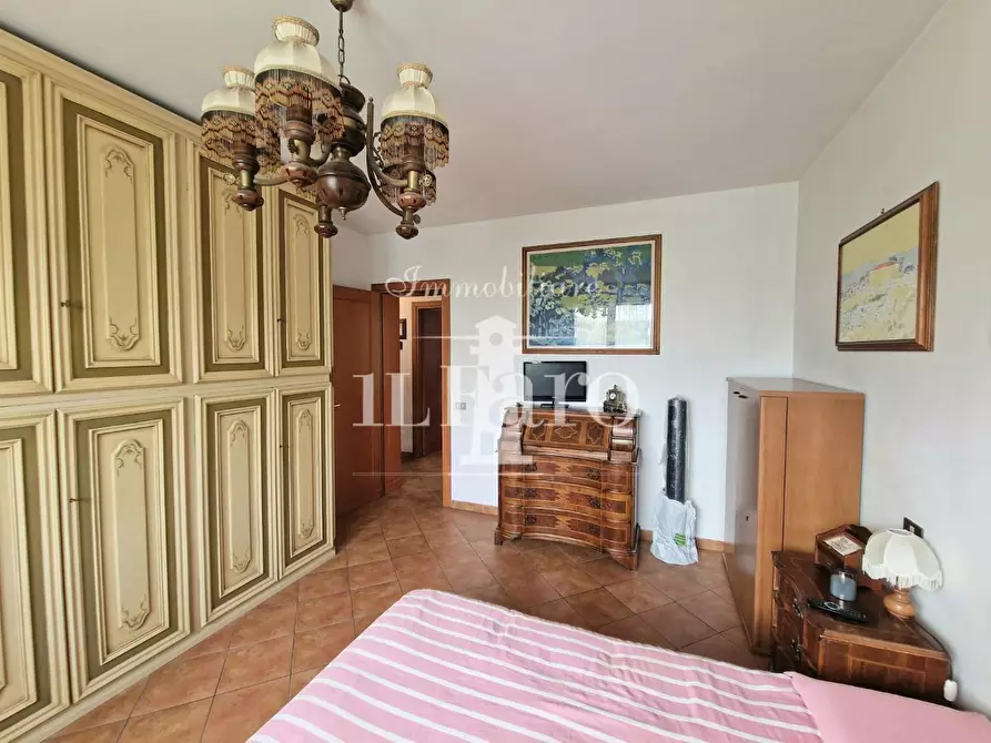 Immagine 26 di Appartamento in vendita  a Campi Bisenzio