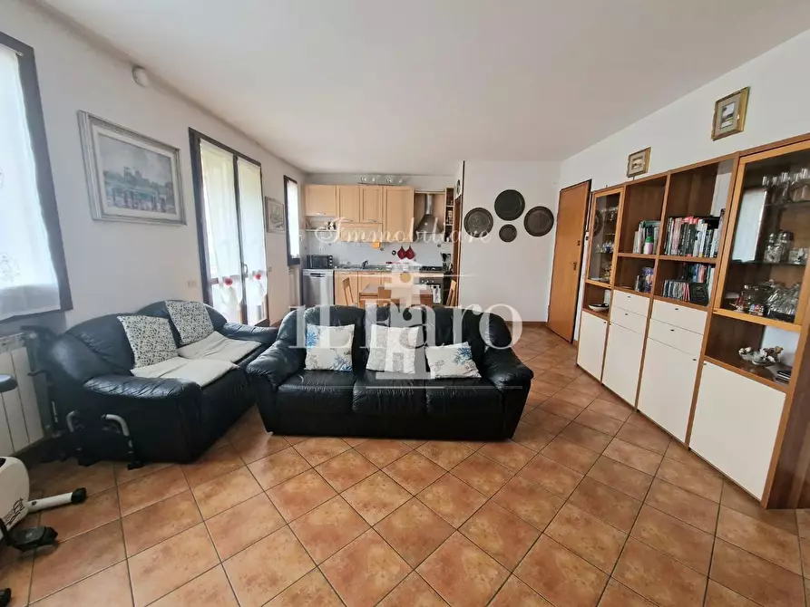Immagine 4 di Appartamento in vendita  a Campi Bisenzio