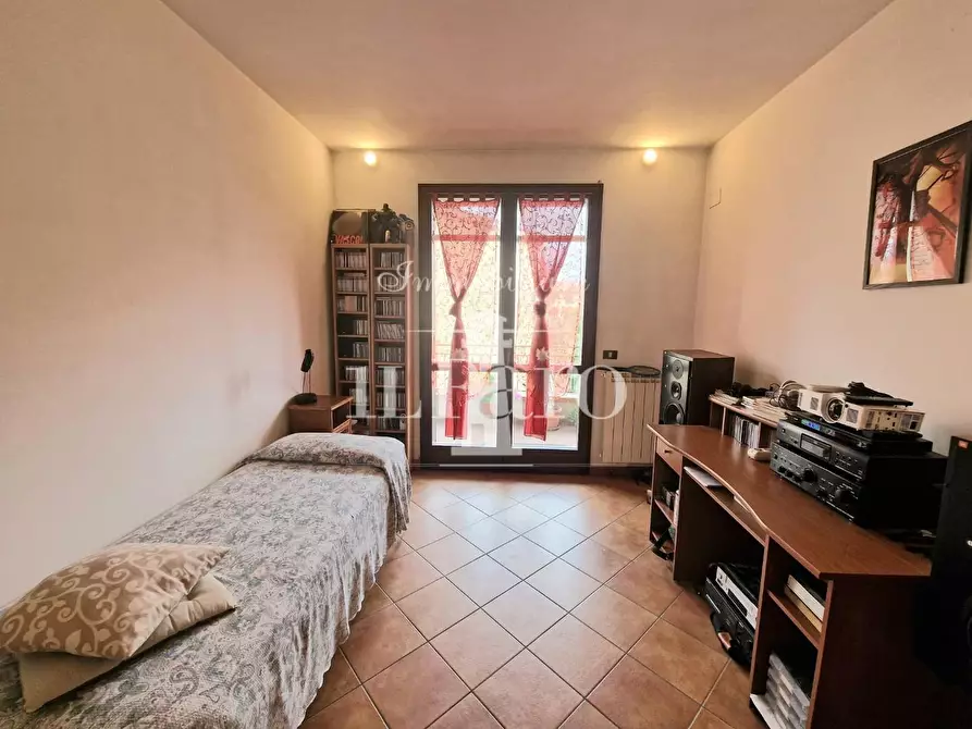 Immagine 19 di Appartamento in vendita  a Campi Bisenzio