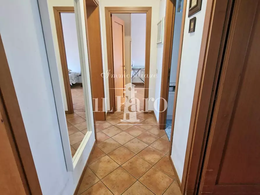 Immagine 13 di Appartamento in vendita  a Campi Bisenzio