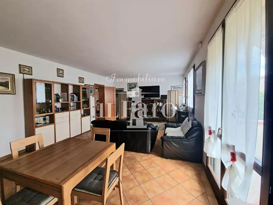 Immagine 3 di Appartamento in vendita  a Campi Bisenzio