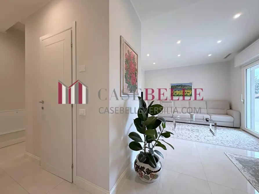 Immagine 17 di Appartamento in vendita  a Camaiore