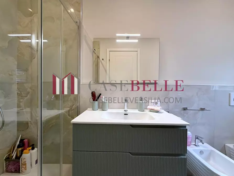 Immagine 28 di Appartamento in vendita  a Camaiore