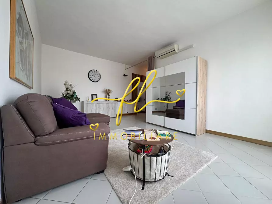 Immagine 5 di Appartamento in vendita  a Livorno