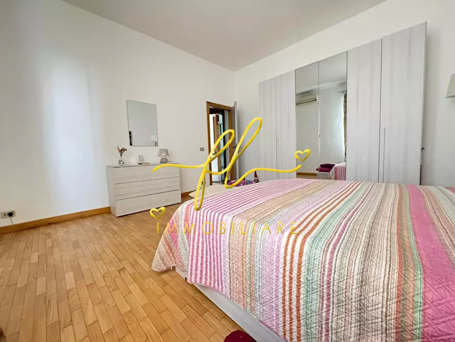 Immagine 21 di Appartamento in vendita  a Livorno