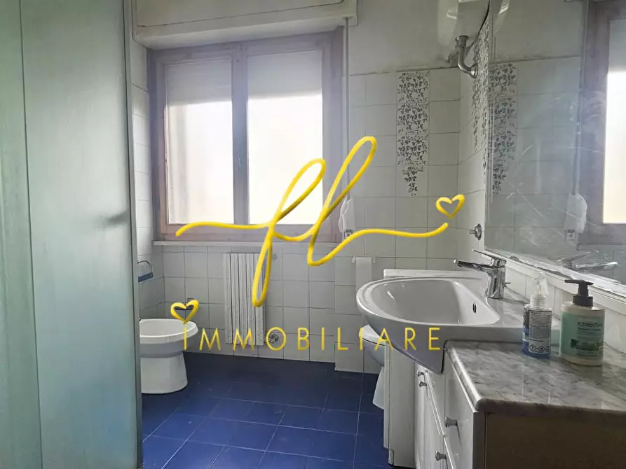 Immagine 12 di Appartamento in vendita  a Rosignano Marittimo