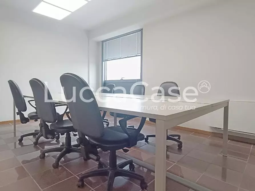 Immagine 1 di Ufficio in affitto  a Lucca