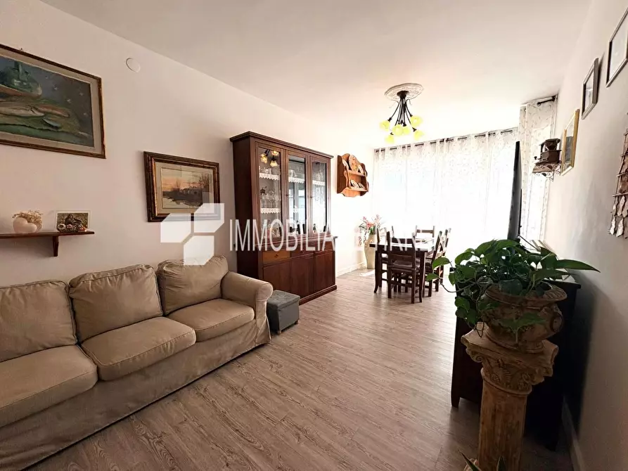 Immagine 19 di Appartamento in vendita  a Massa