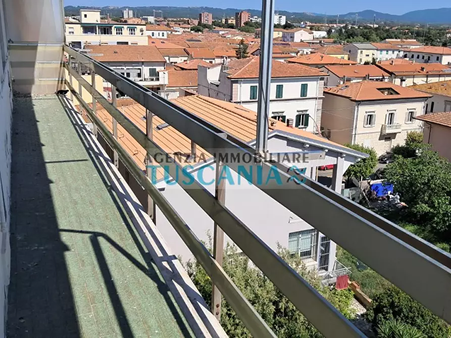Immagine 8 di Appartamento in vendita  a Cecina