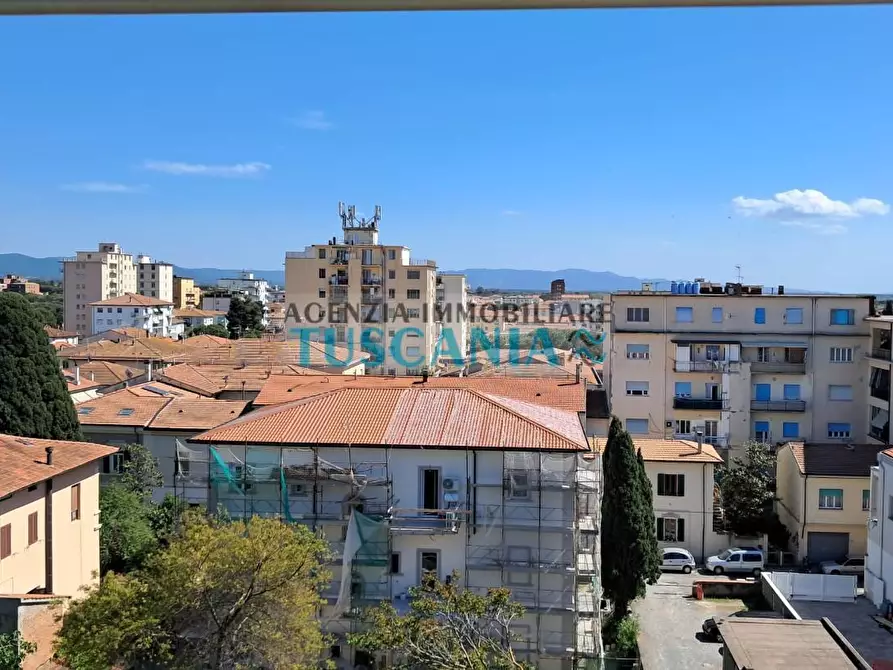 Immagine 18 di Appartamento in vendita  a Cecina