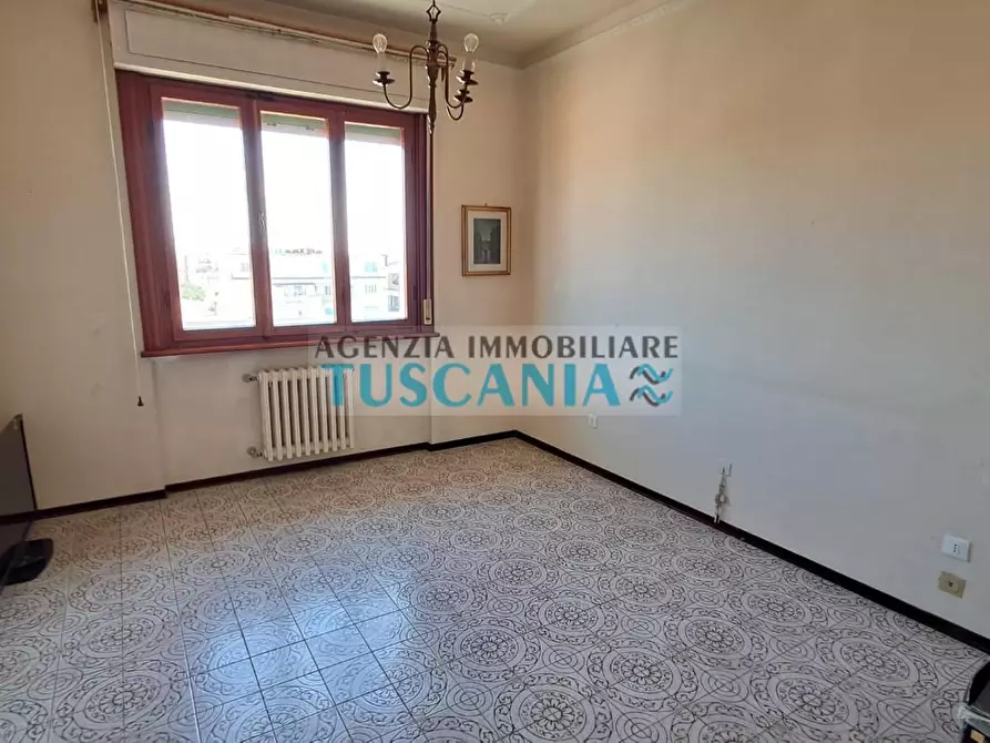 Immagine 10 di Appartamento in vendita  a Cecina