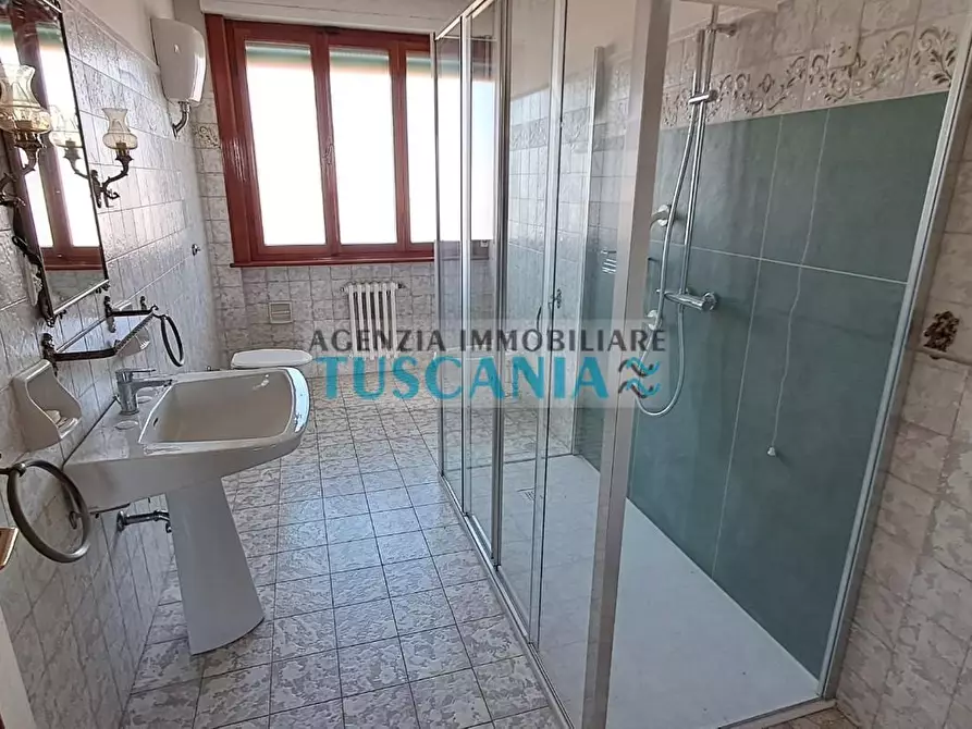 Immagine 16 di Appartamento in vendita  a Cecina