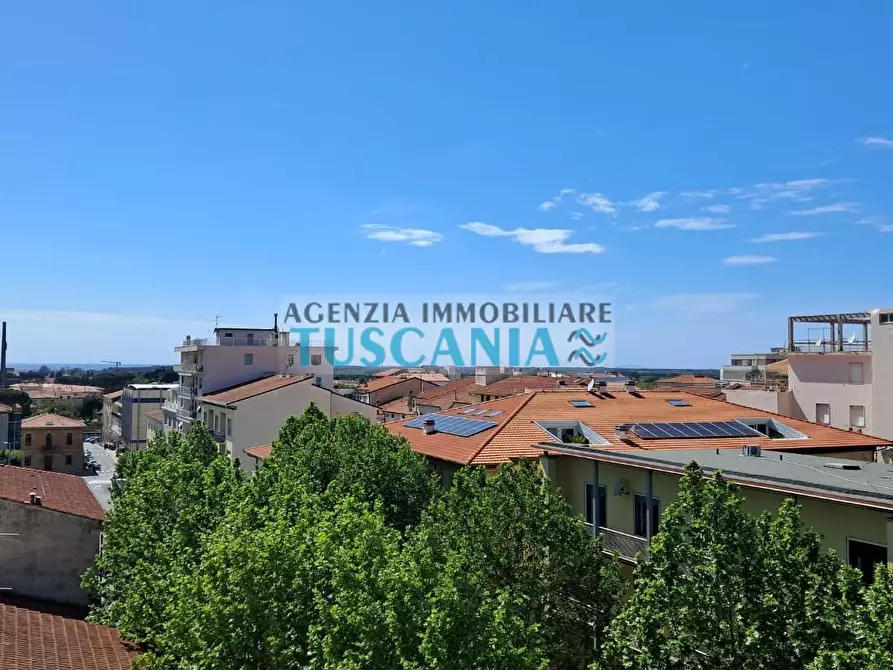 Immagine 19 di Appartamento in vendita  a Cecina