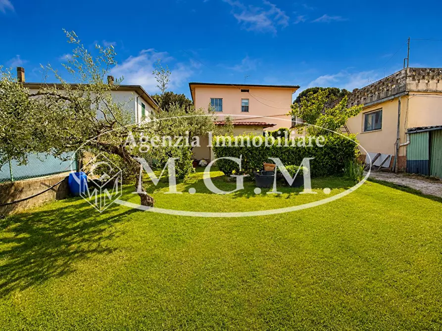 Immagine 72 di Casa indipendente in vendita  a Pontedera