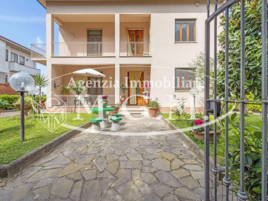 Immagine 1 di Casa indipendente in vendita  a Pontedera