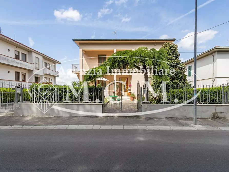 Immagine 28 di Casa indipendente in vendita  a Pontedera