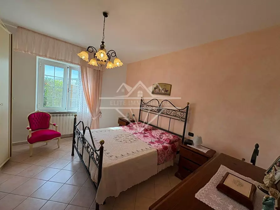 Immagine 10 di Casa bifamiliare in vendita  a Ortonovo