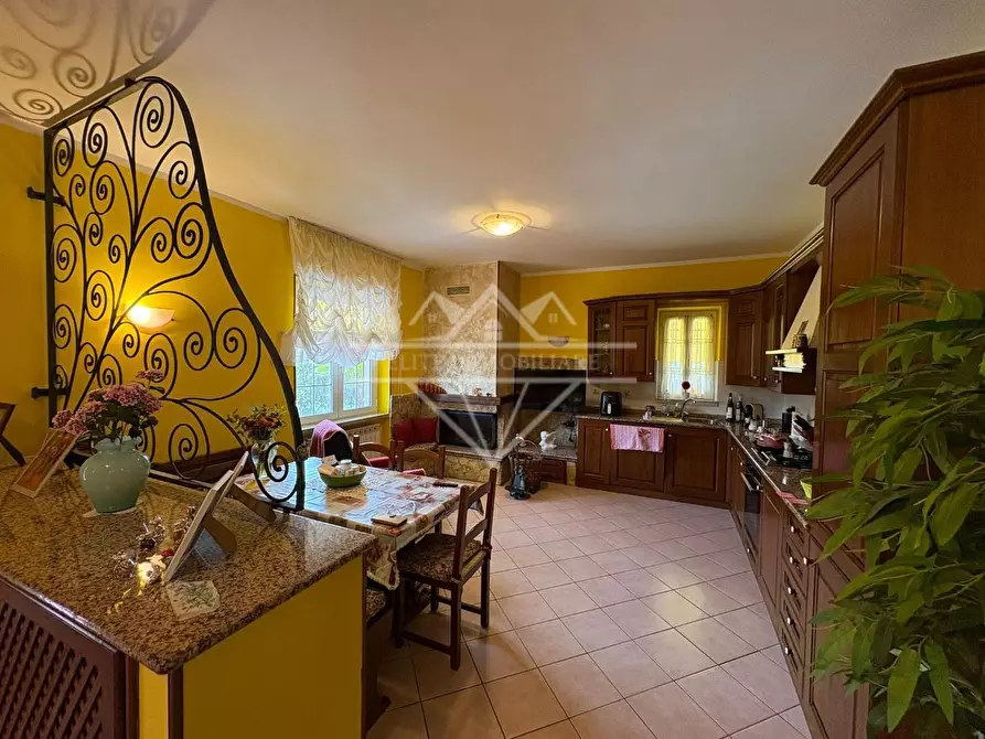 Immagine 4 di Casa bifamiliare in vendita  a Ortonovo