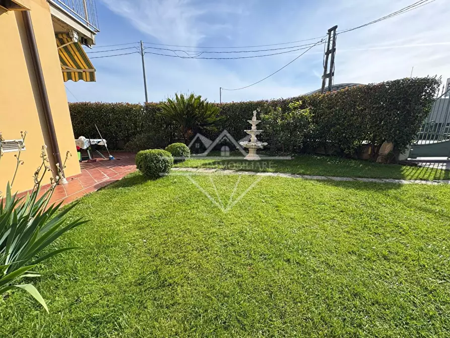 Immagine 24 di Casa bifamiliare in vendita  a Ortonovo