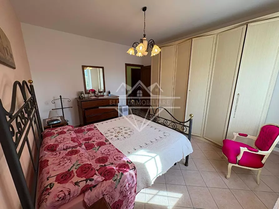 Immagine 11 di Casa bifamiliare in vendita  a Ortonovo