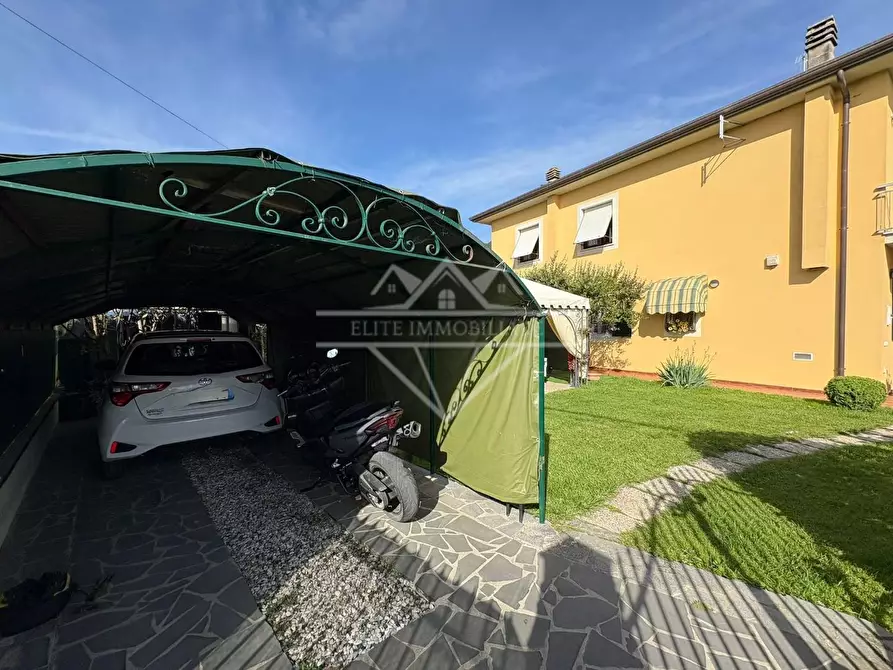 Immagine 27 di Casa bifamiliare in vendita  a Ortonovo