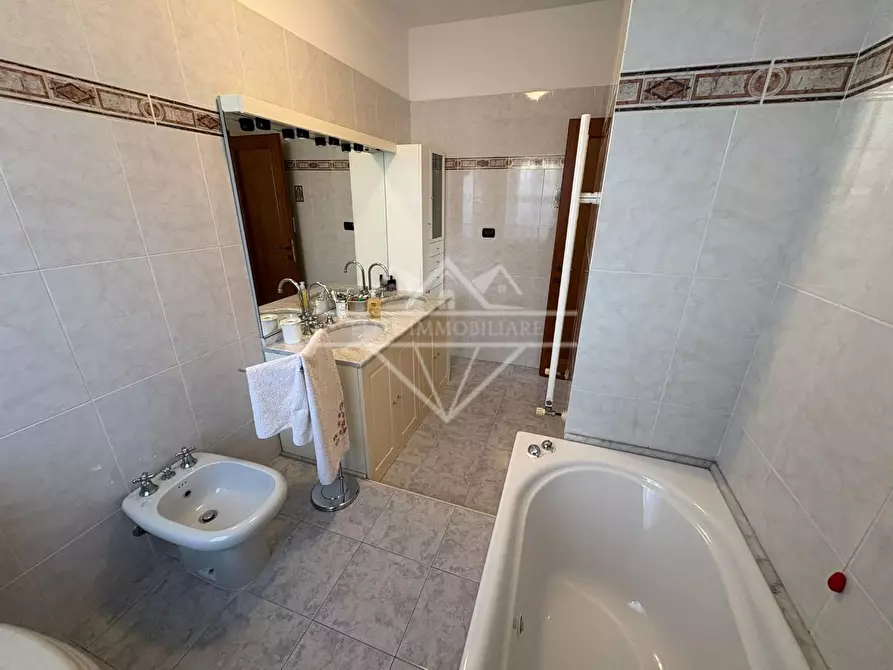Immagine 18 di Casa bifamiliare in vendita  a Ortonovo