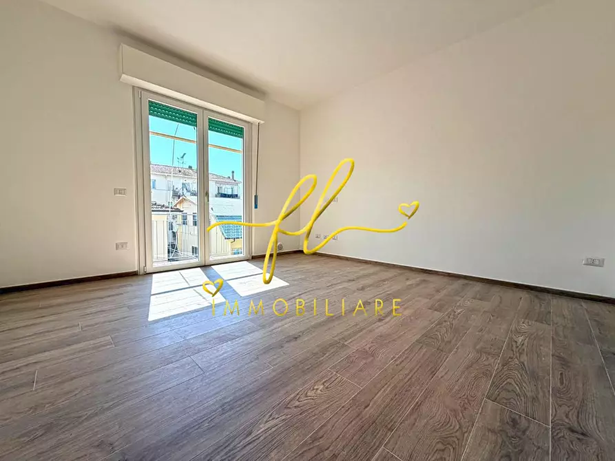 Immagine 3 di Appartamento in vendita  a Cecina