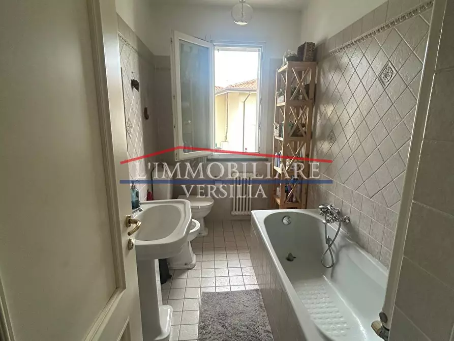 Immagine 10 di Villetta a schiera in vendita  a Massa