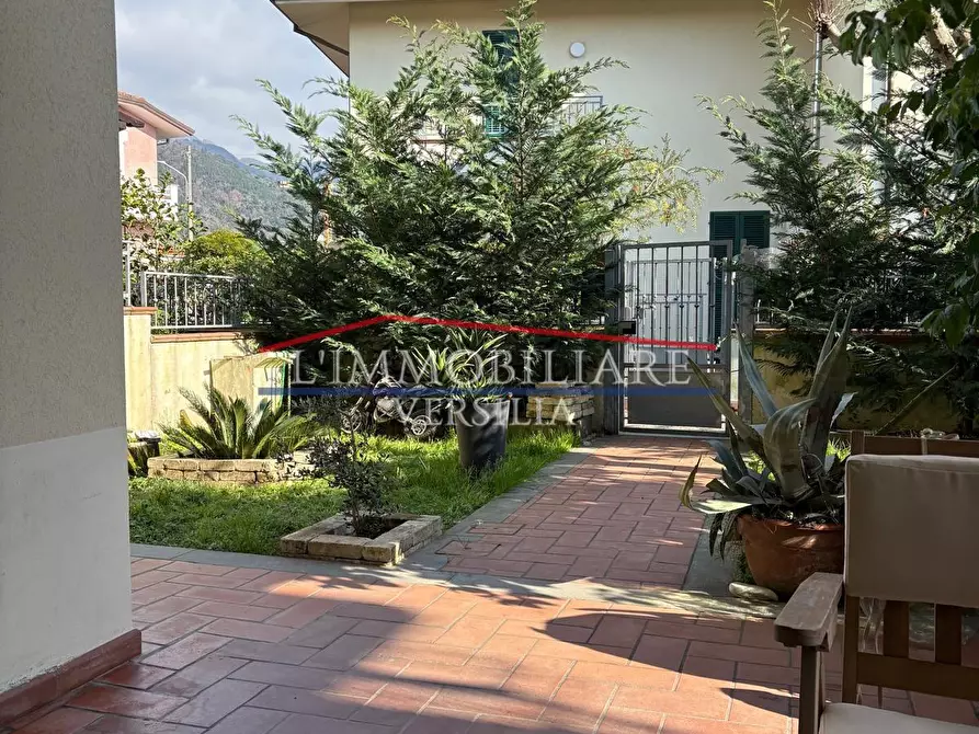 Immagine 24 di Villetta a schiera in vendita  a Massa