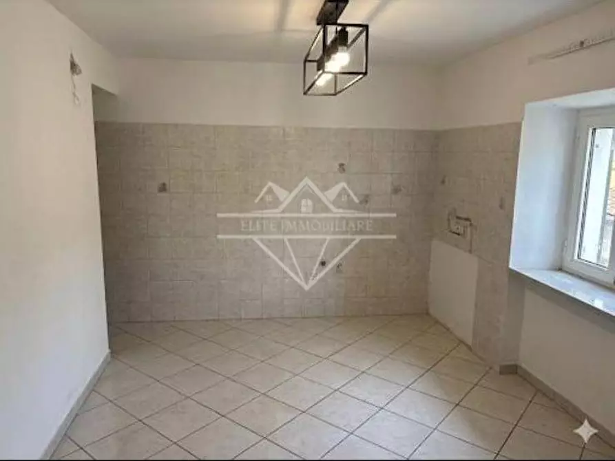 Immagine 1 di Appartamento in vendita  a Carrara