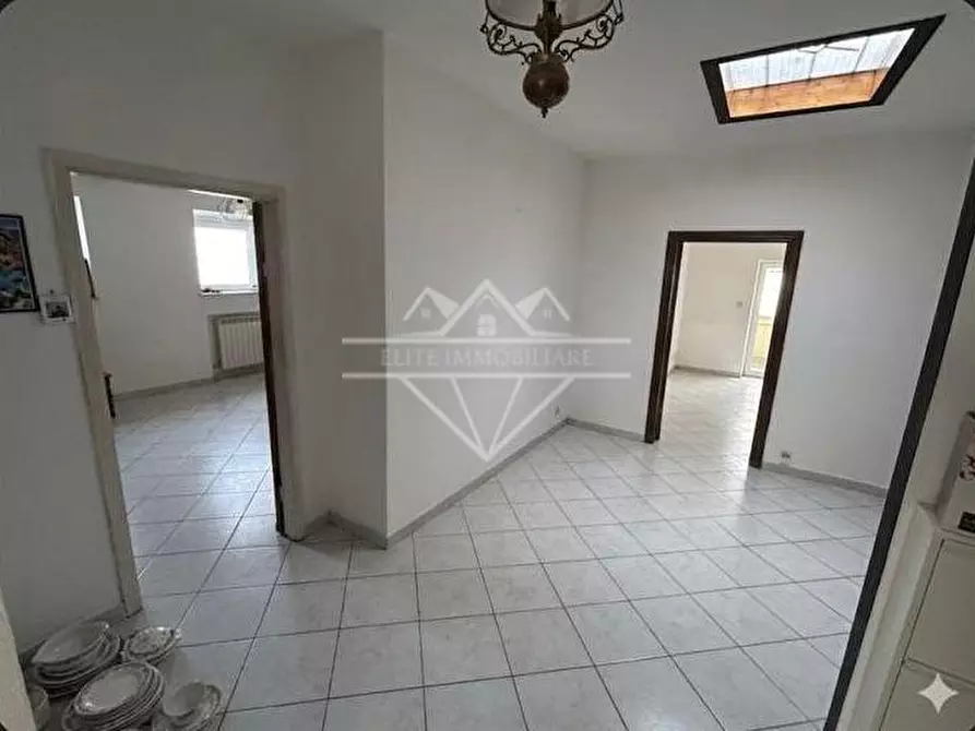 Immagine 3 di Appartamento in vendita  a Carrara