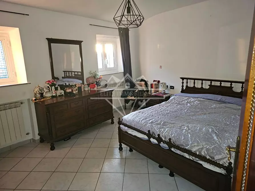 Immagine 9 di Appartamento in vendita  a Carrara