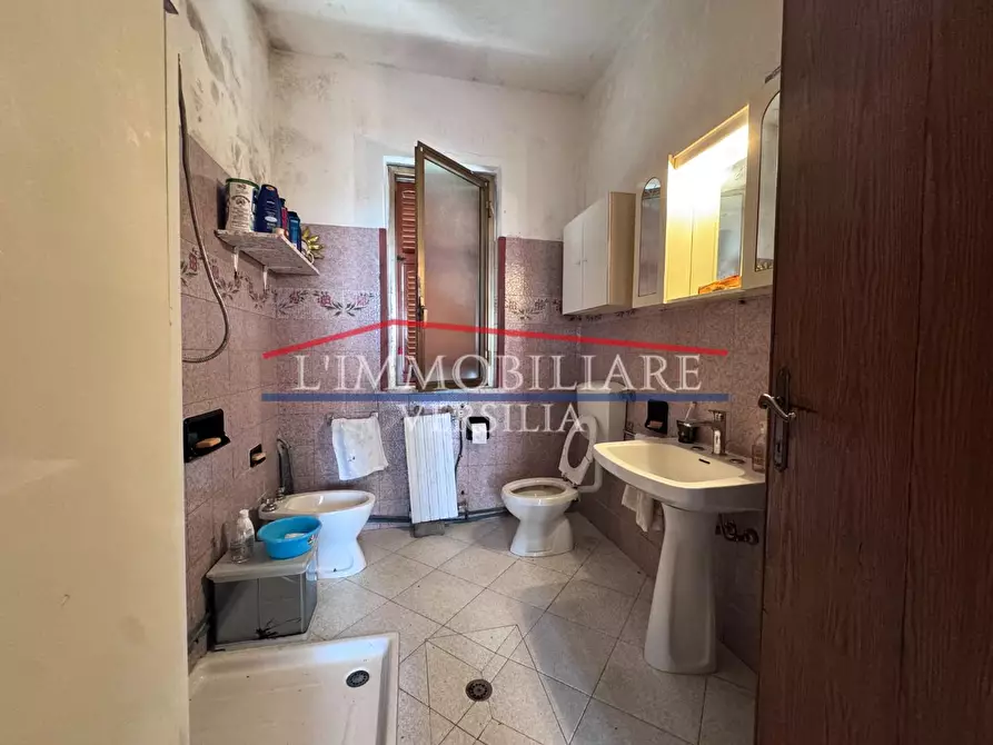 Immagine 35 di Villa in vendita  a Massa