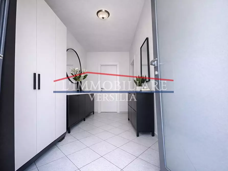 Immagine 30 di Villa in vendita  a Massa