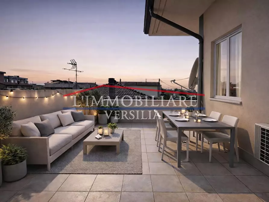 Immagine 44 di Villa in vendita  a Massa