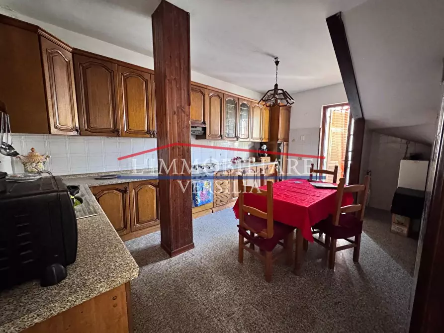 Immagine 8 di Villa in vendita  a Massa