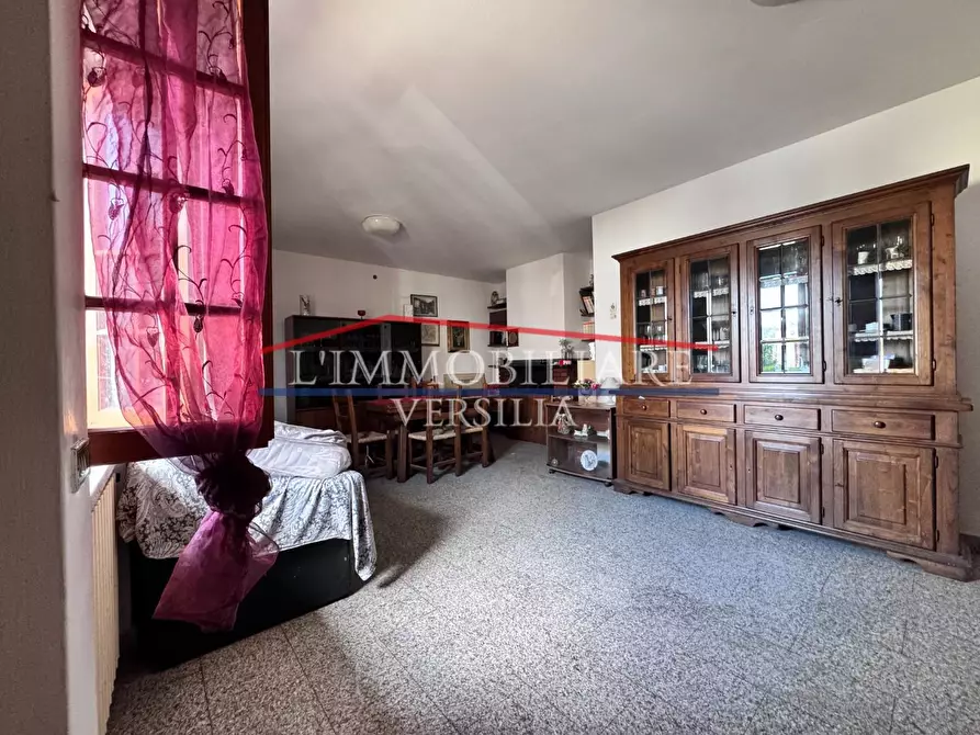 Immagine 14 di Villa in vendita  a Massa
