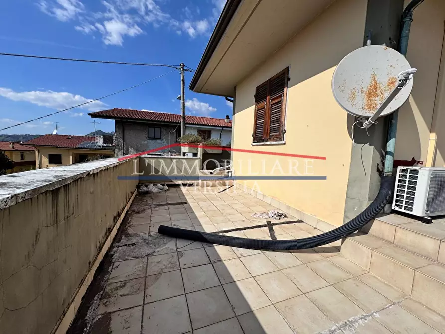 Immagine 39 di Villa in vendita  a Massa