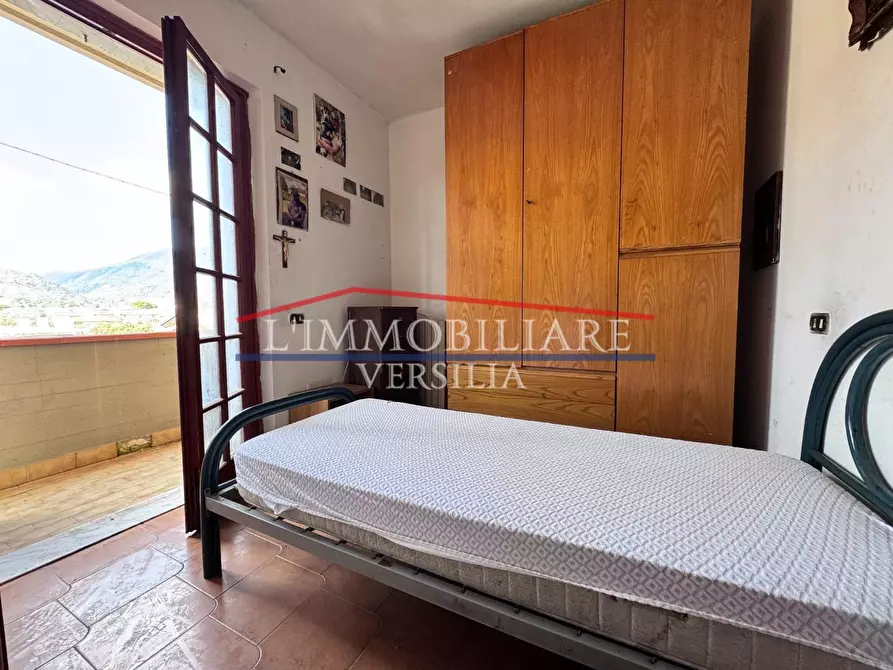 Immagine 22 di Villa in vendita  a Massa