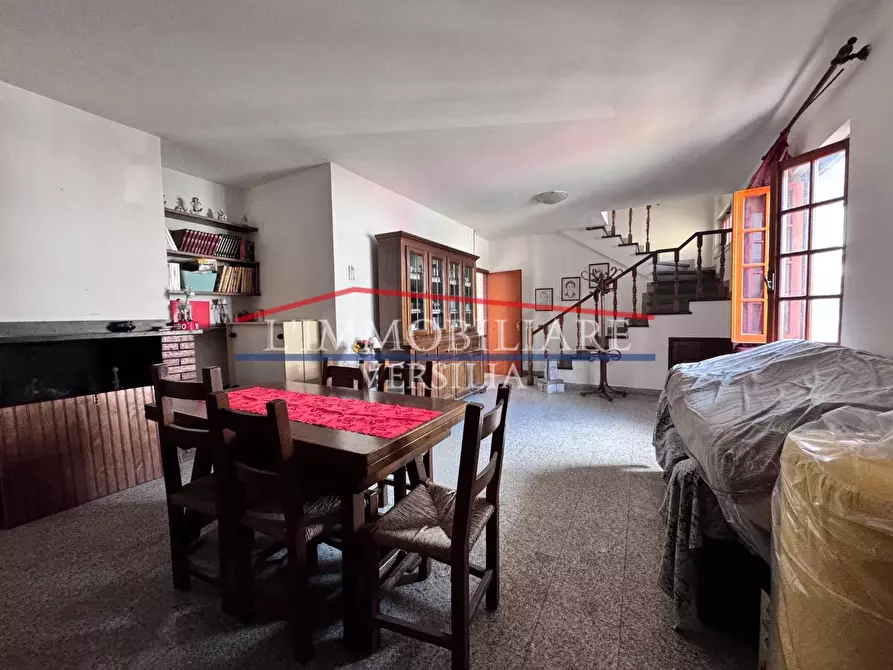 Immagine 12 di Villa in vendita  a Massa