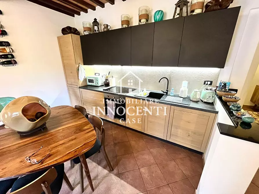 Immagine 3 di Appartamento in vendita  a Massa