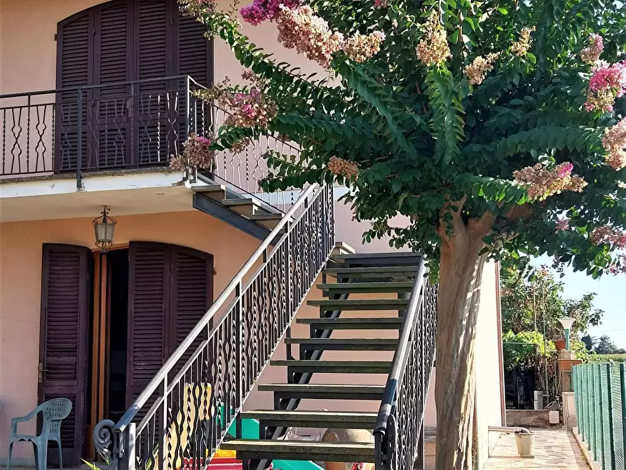 Immagine 1 di Villa in vendita  a San Giuliano Terme