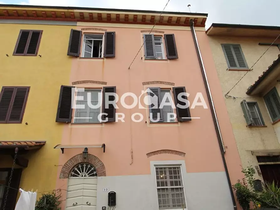 Immagine 1 di Terratetto in vendita  a Lucca