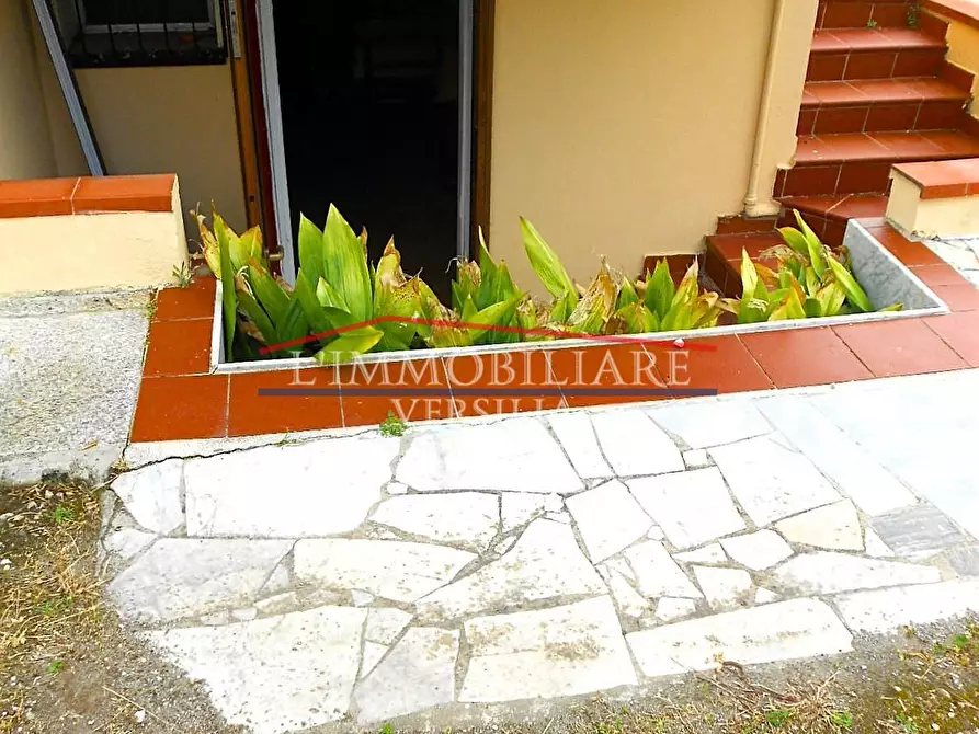 Immagine 9 di Appartamento in vendita  a Carrara