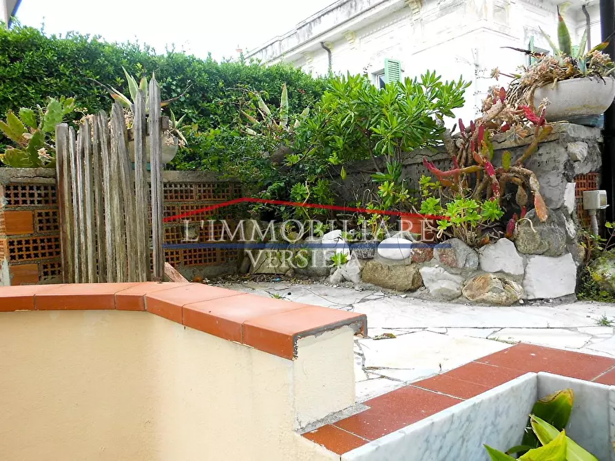 Immagine 5 di Appartamento in vendita  a Carrara