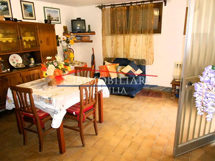 Immagine 19 di Appartamento in vendita  a Carrara